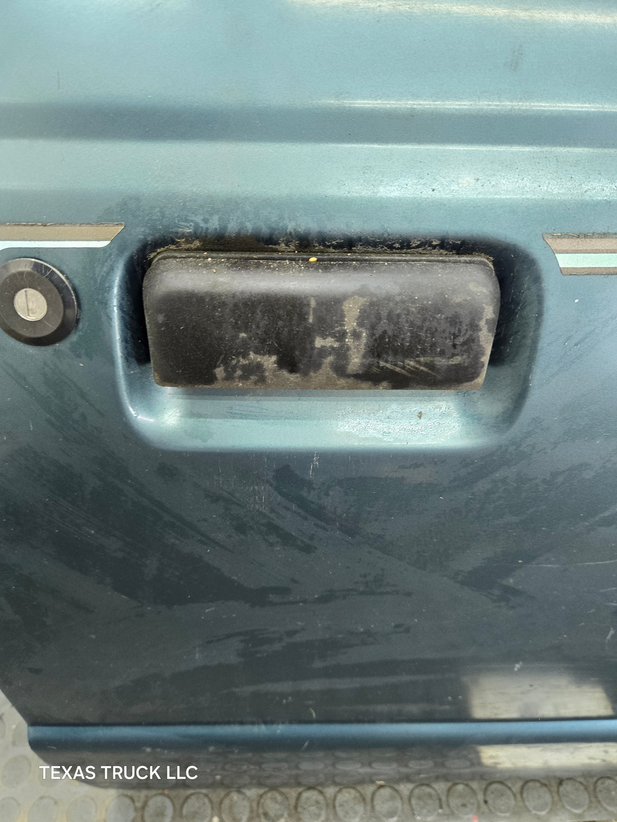 2003-2005 Ford Ranger Passenger Side Front Right Hand Door