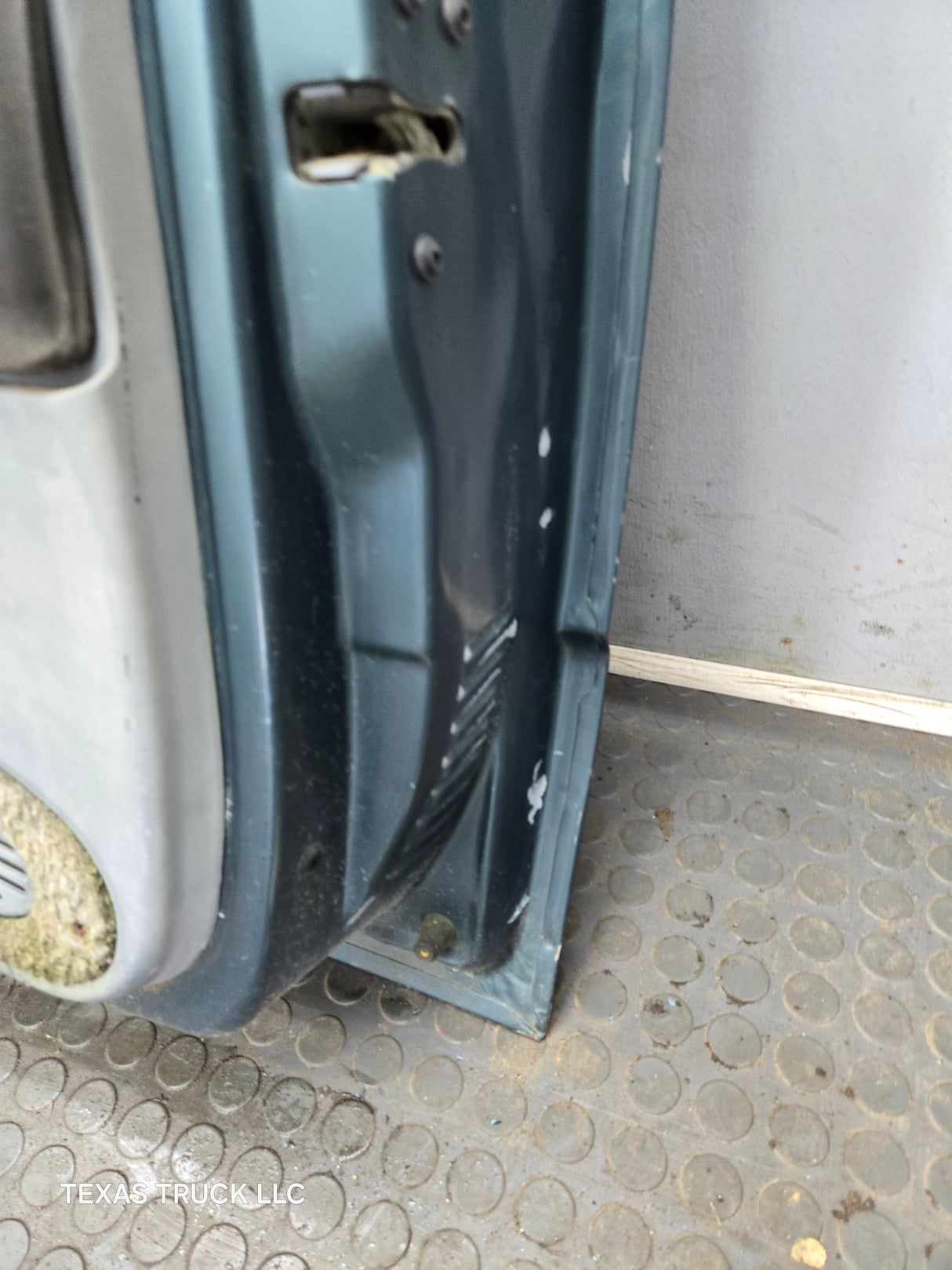 2003-2005 Ford Ranger Passenger Side Front Right Hand Door