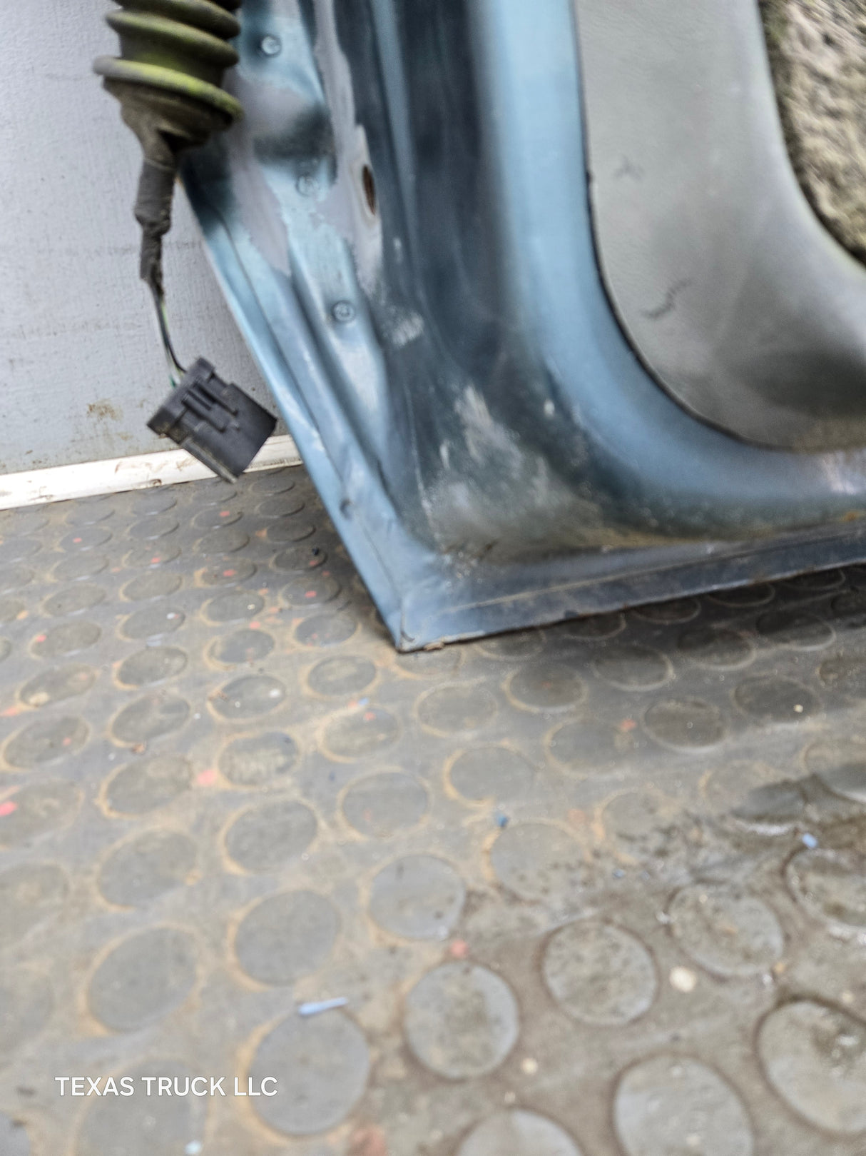 2003-2005 Ford Ranger Passenger Side Front Right Hand Door