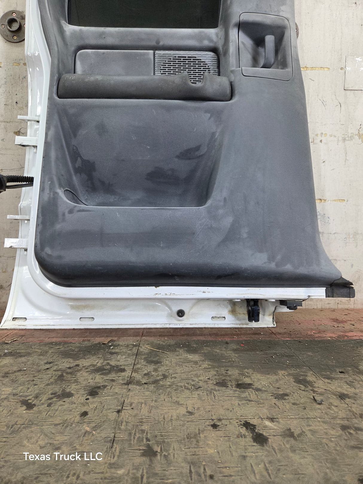 1999-2006 Chevrolet Silverado / GMC Sierra 1500 2500 3500 HD Rear Driver side Extended Cab Rear Door