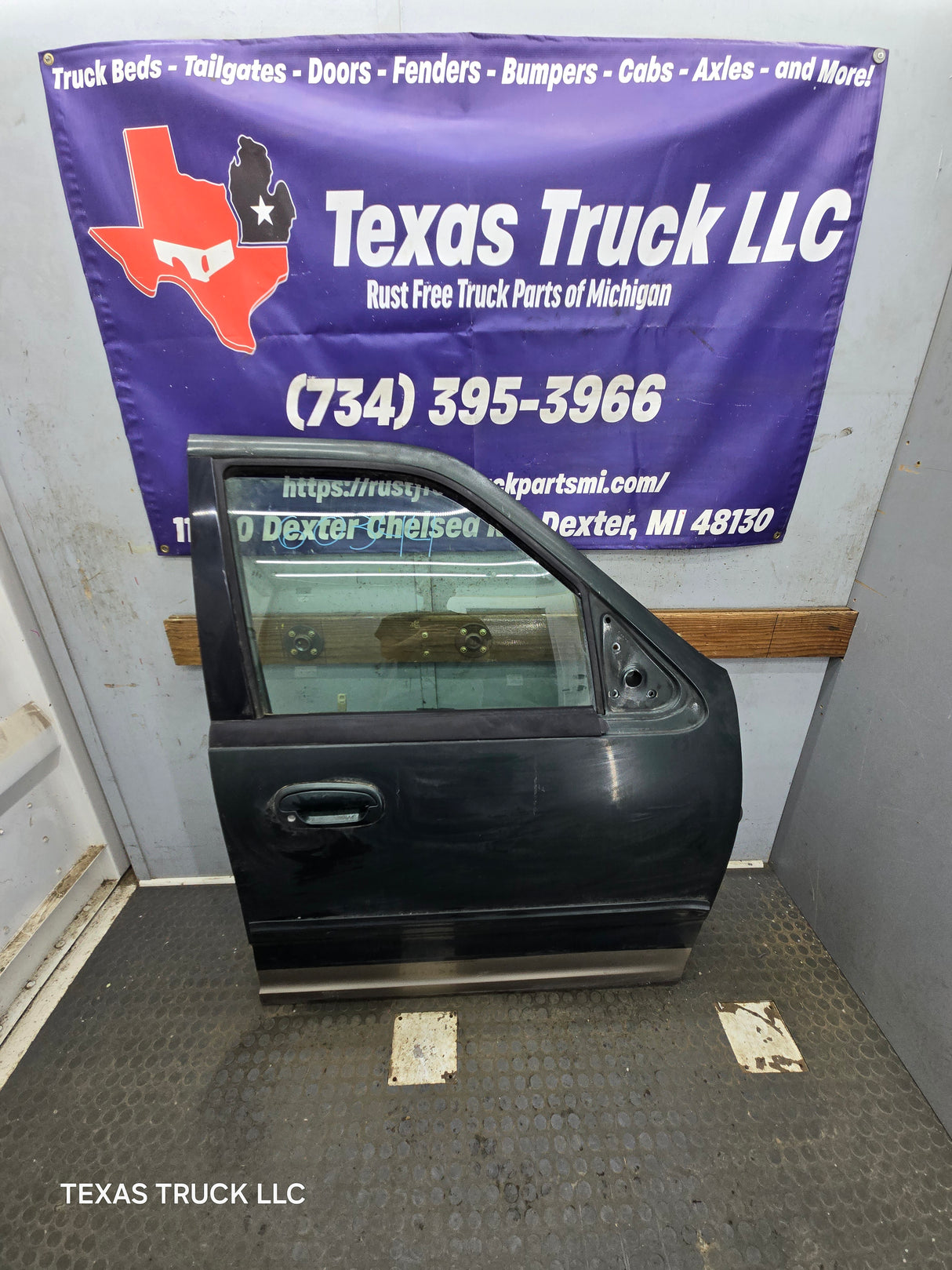 1997-2003 Ford F150 Crew Cab Passenger Side RH Front Door
