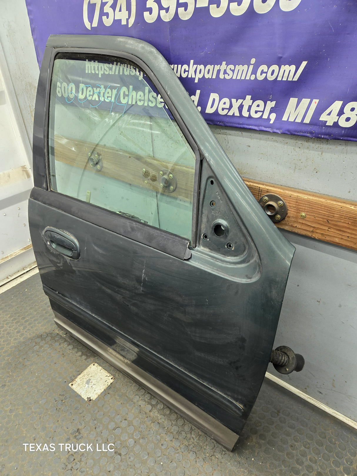 1997-2003 Ford F150 Crew Cab Passenger Side RH Front Door