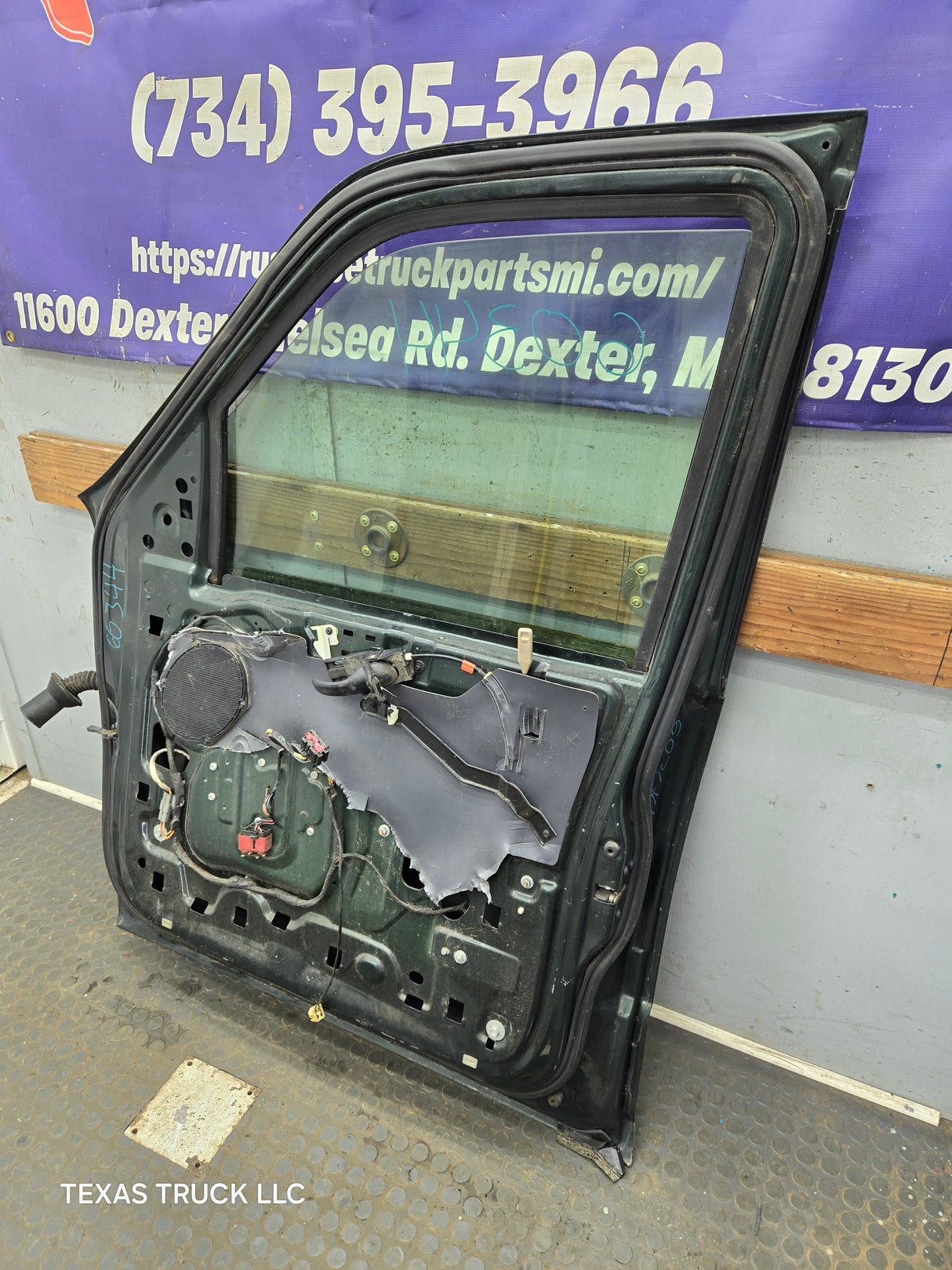 1997-2003 Ford F150 Crew Cab Passenger Side RH Front Door