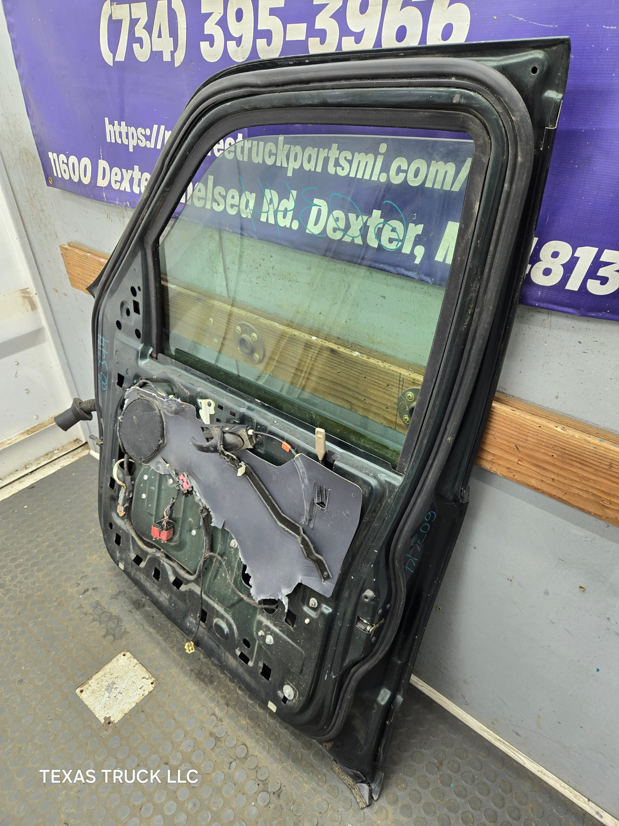 1997-2003 Ford F150 Crew Cab Passenger Side RH Front Door