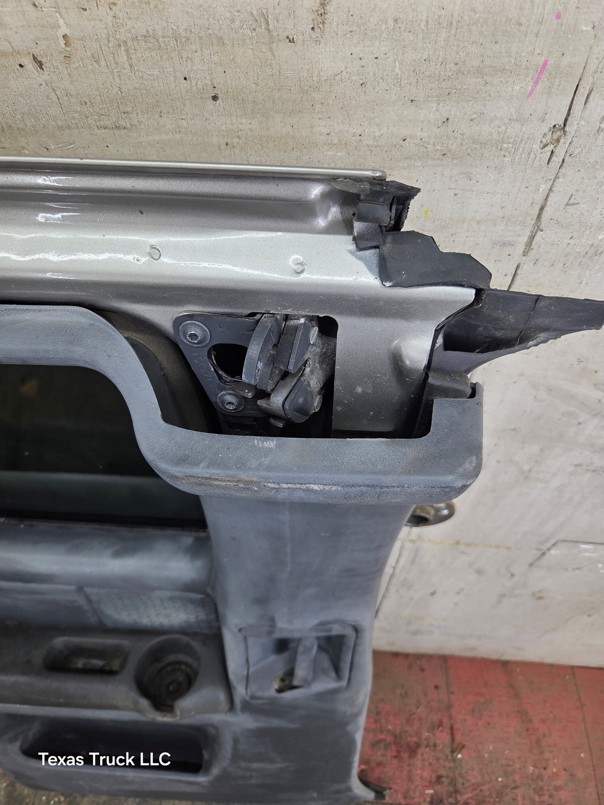 1999-2006 Chevrolet Silverado / GMC Sierra 1500 2500 3500 HD Rear Driver side Extended Cab Rear Door