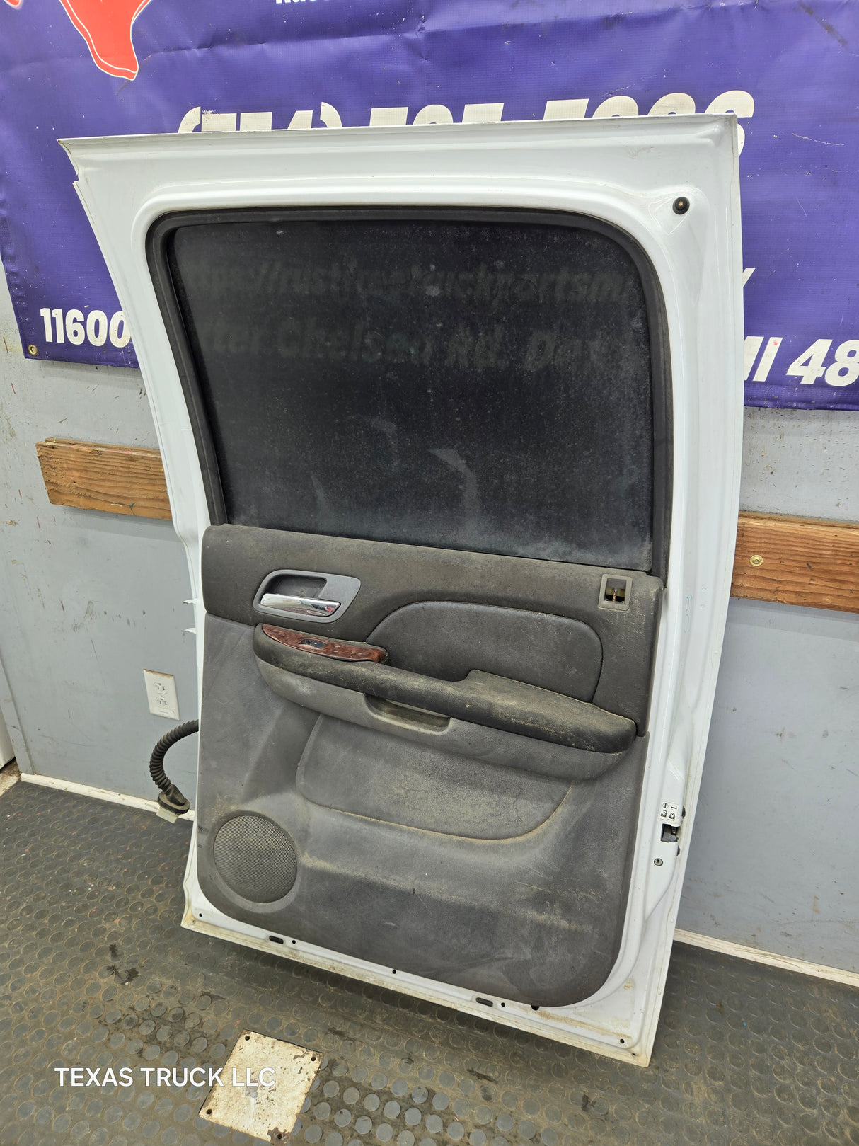 2007-2013 Chevrolet Silverado / GMC Sierra 1500 2500 3500 HD Crew Cab RH Passenger Side Rear Door