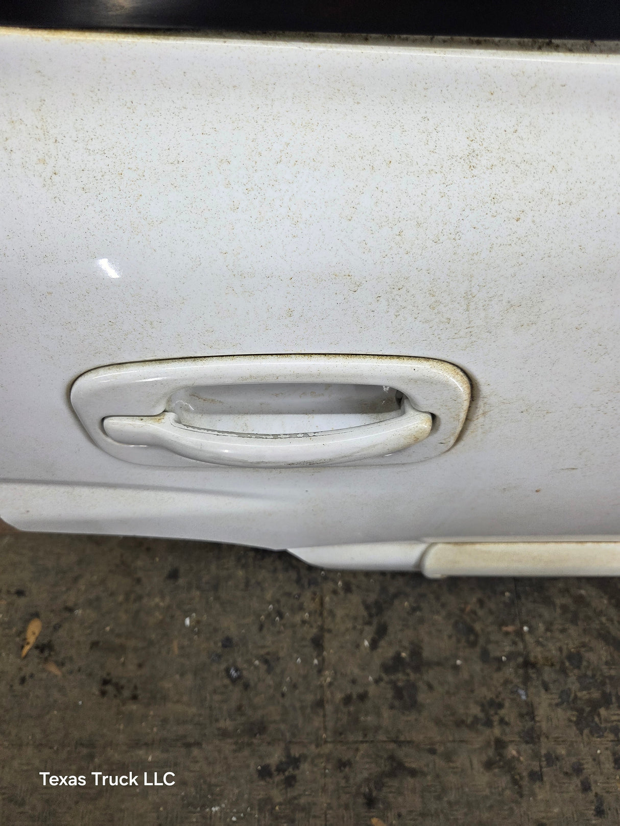 2001-2006 Chevrolet Tahoe / GMC Yukon 1500 2500HD Rear Passenger side rear door RH