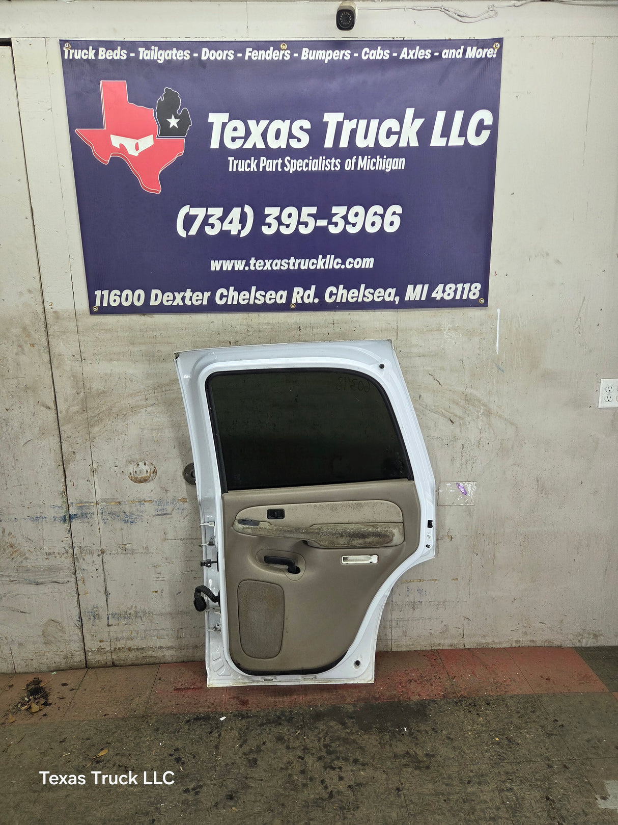2001-2006 Chevrolet Tahoe / GMC Yukon 1500 2500HD Rear Passenger side rear door RH