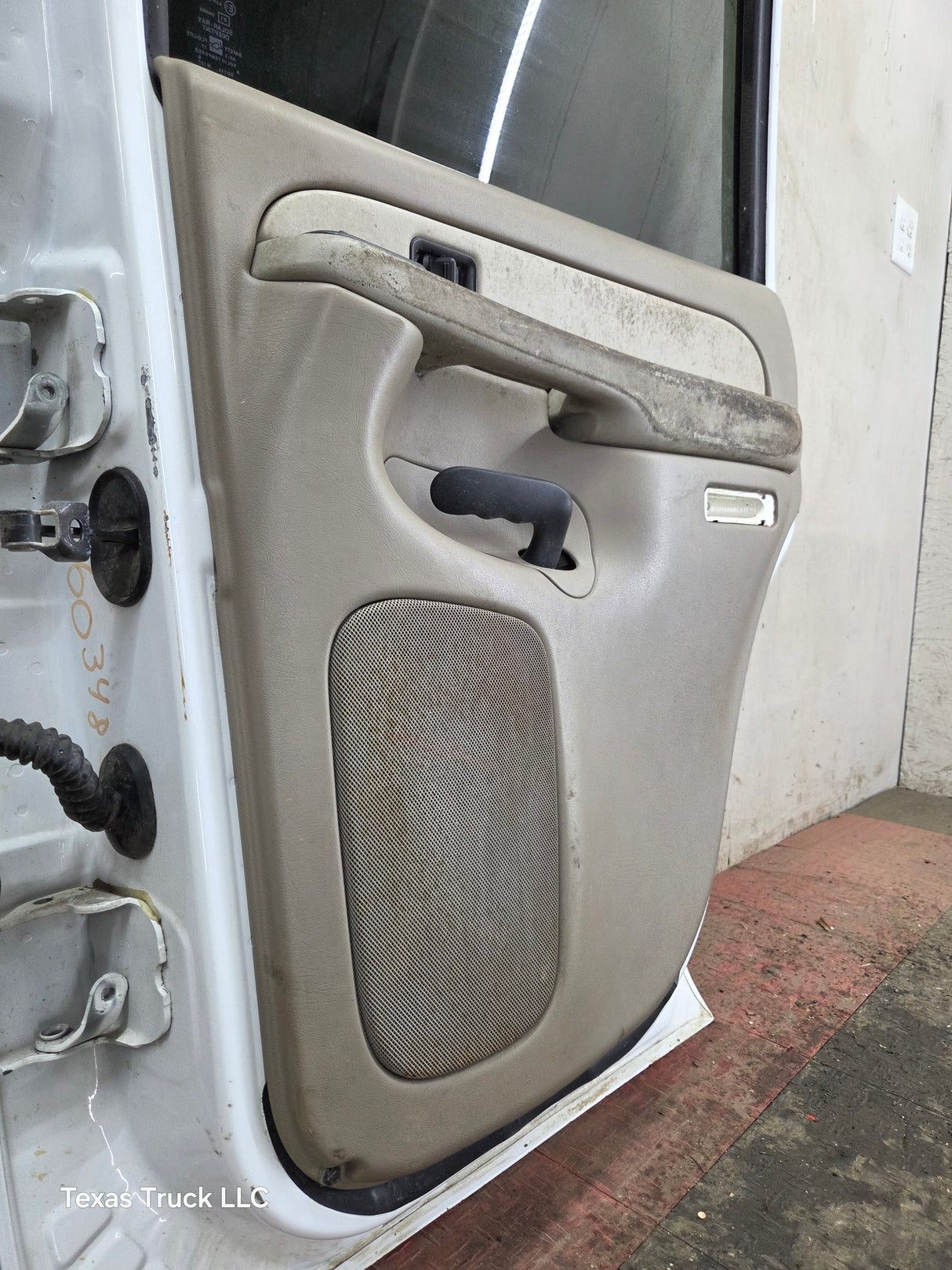 2001-2006 Chevrolet Tahoe / GMC Yukon 1500 2500HD Rear Passenger side rear door RH