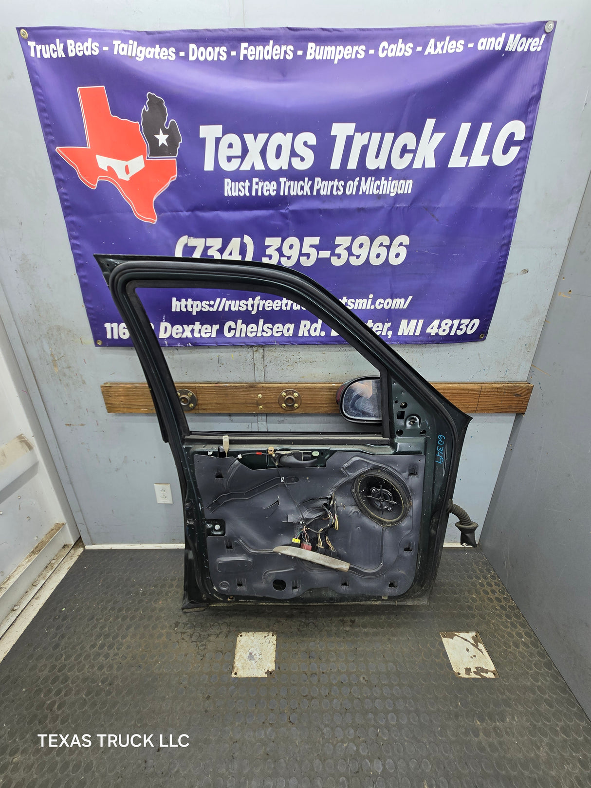 1997-2003 Ford F150 Crew Cab Driver Side LH Front Door