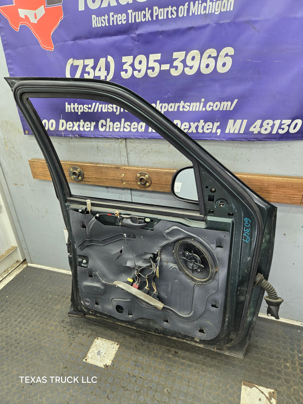 1997-2003 Ford F150 Crew Cab Driver Side LH Front Door