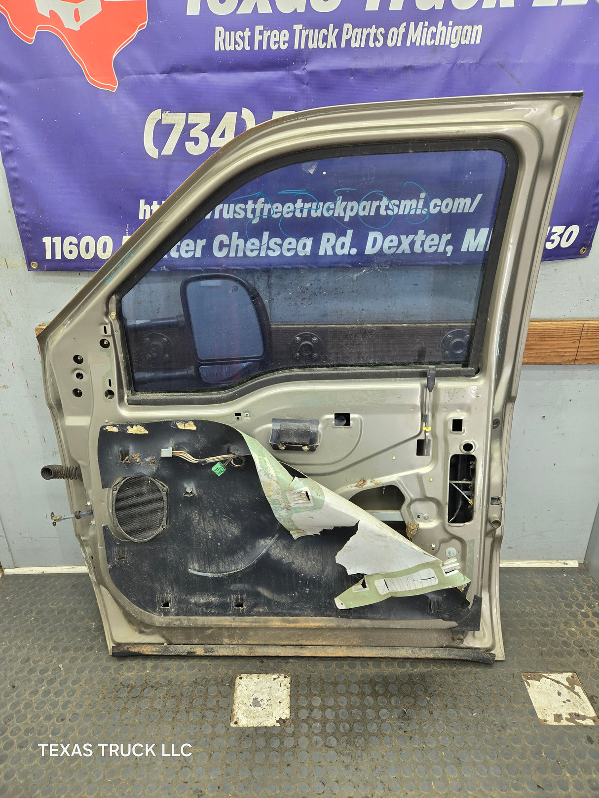 1999-2011 Ford Super Duty / Excursion Front Passenger Side RH Door F250 F350 F450 F550
