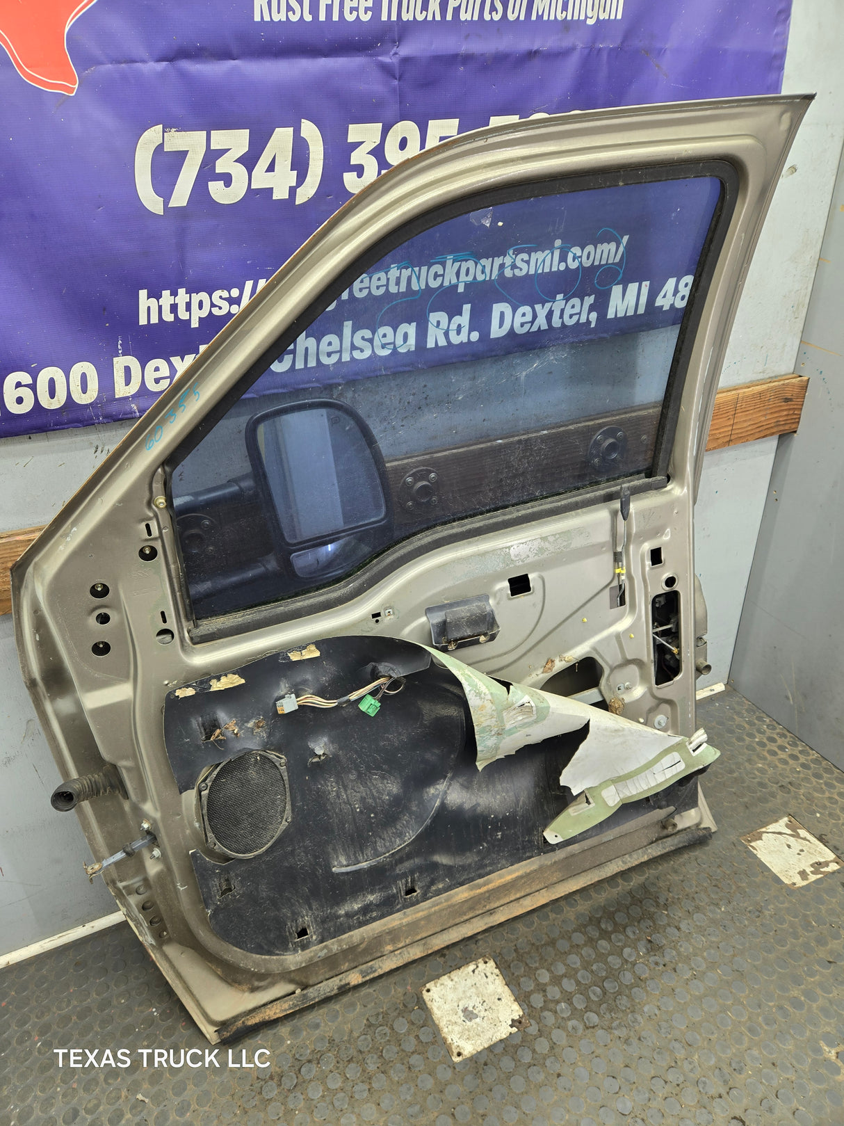 1999-2011 Ford Super Duty / Excursion Front Passenger Side RH Door F250 F350 F450 F550