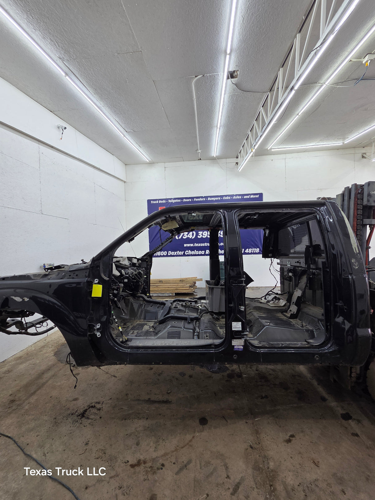 2011-2016 Ford Super Duty 4 door Crew Cab F250 F350 F450 F550 6.7L Power Stroke *Damage