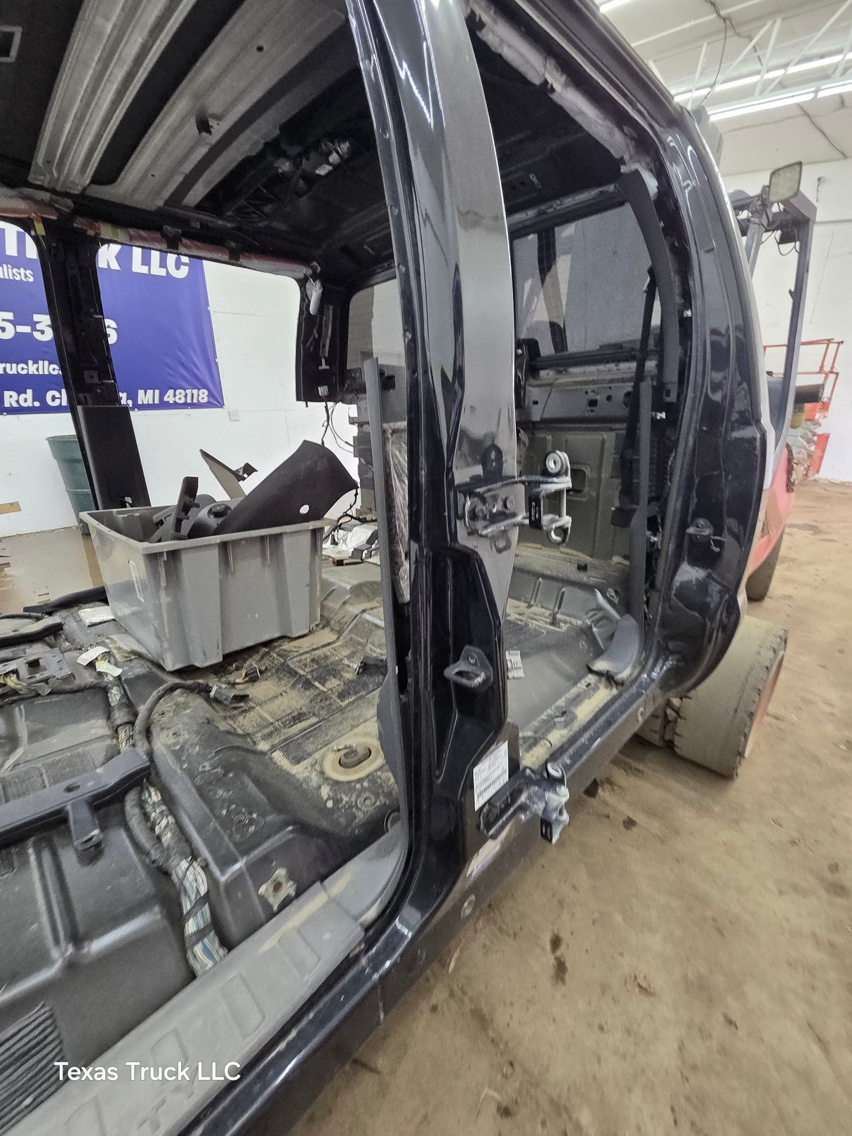 2011-2016 Ford Super Duty 4 door Crew Cab F250 F350 F450 F550 6.7L Power Stroke *Damage
