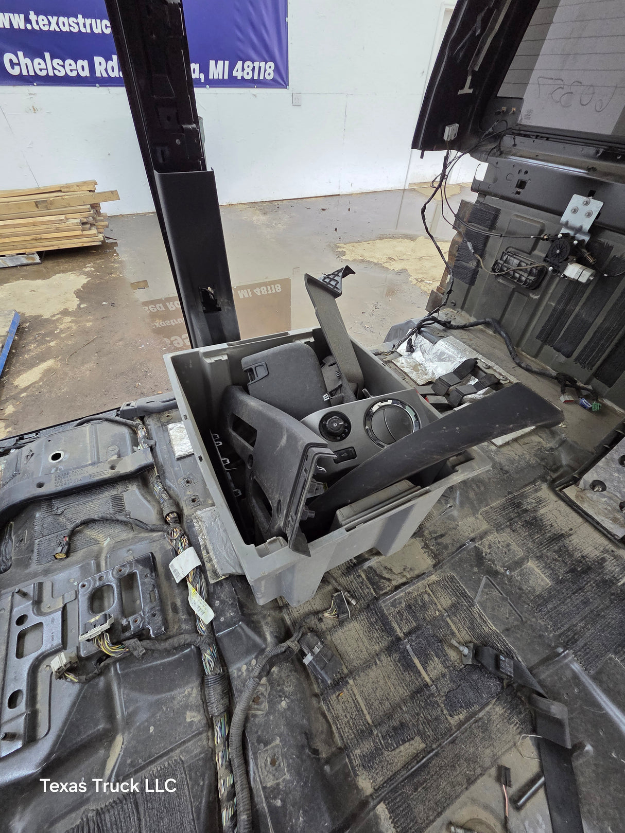 2011-2016 Ford Super Duty 4 door Crew Cab F250 F350 F450 F550 6.7L Power Stroke *Damage