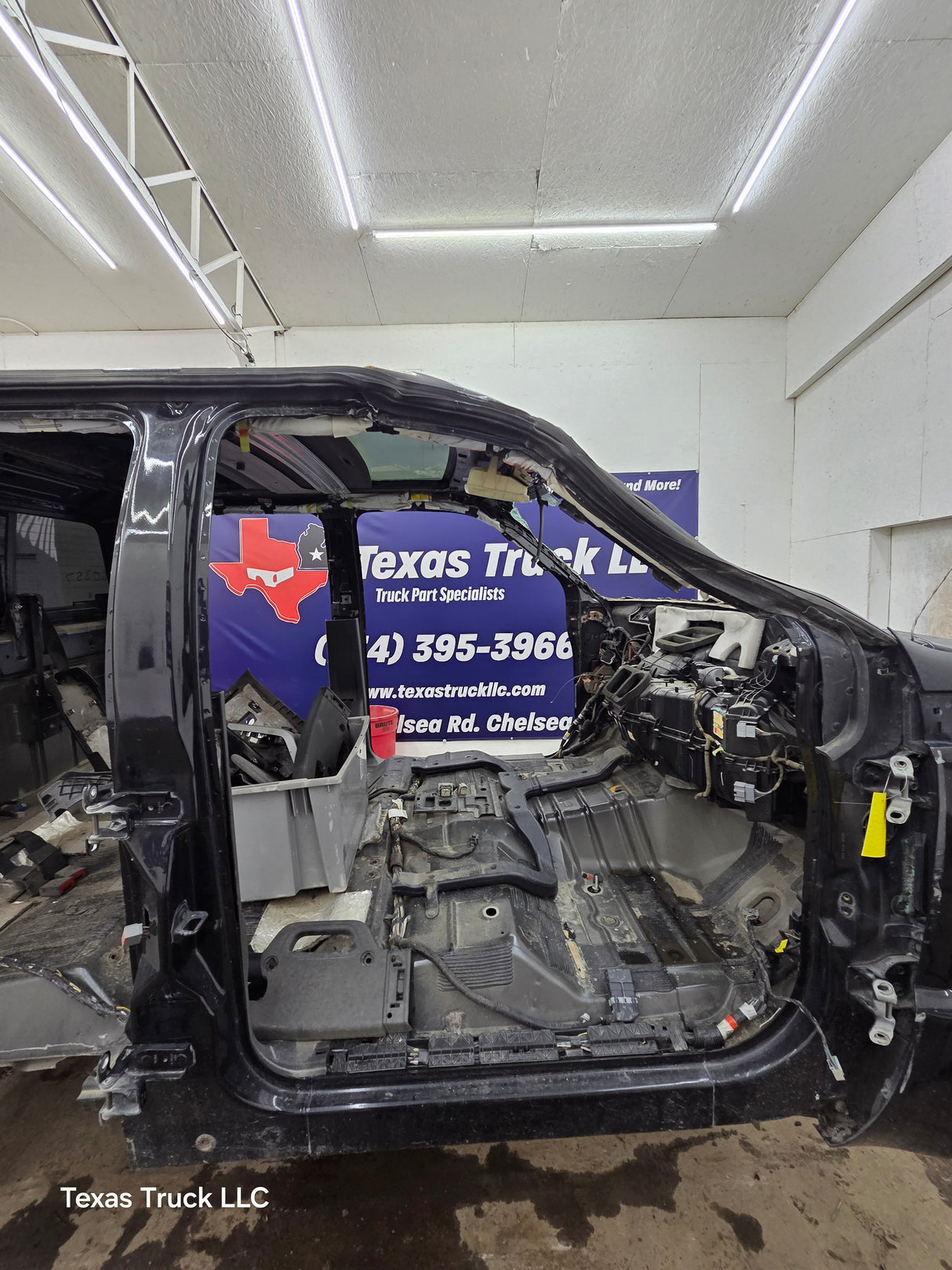 2011-2016 Ford Super Duty 4 door Crew Cab F250 F350 F450 F550 6.7L Power Stroke *Damage