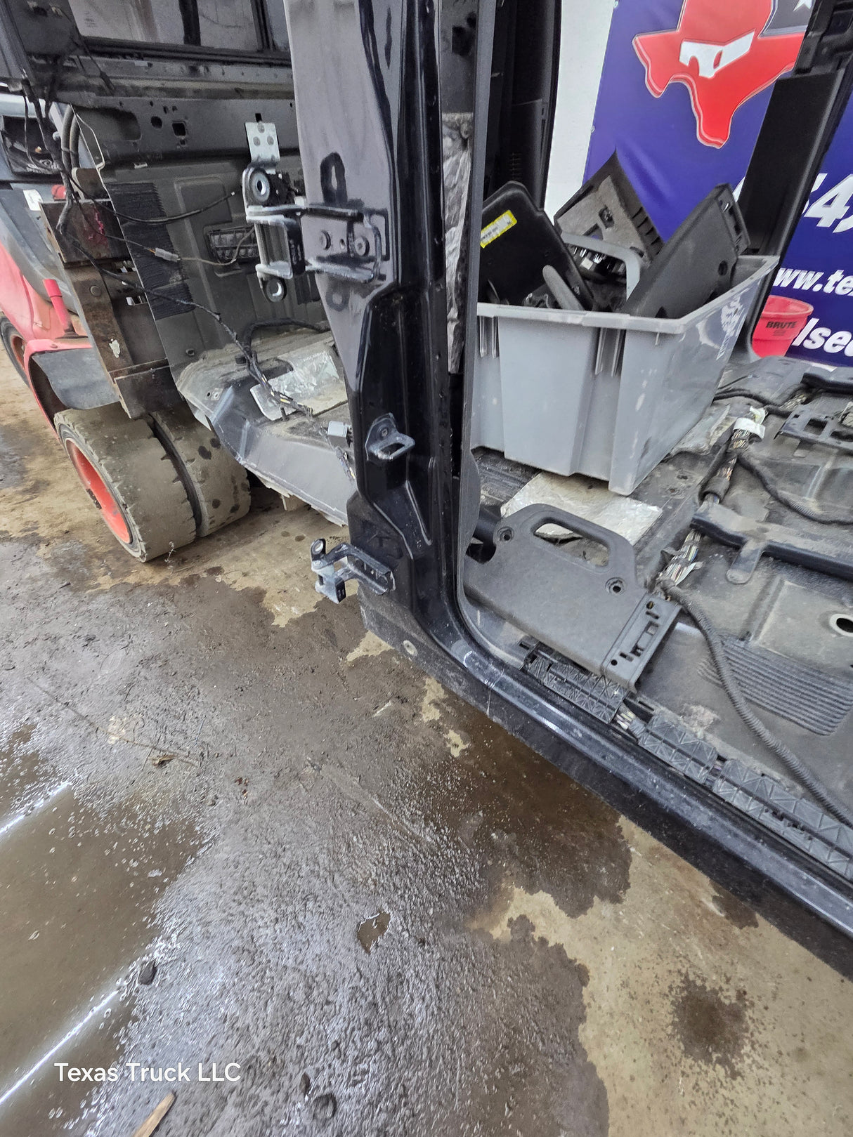 2011-2016 Ford Super Duty 4 door Crew Cab F250 F350 F450 F550 6.7L Power Stroke *Damage
