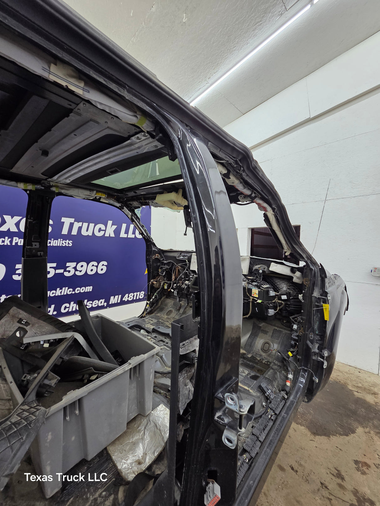 2011-2016 Ford Super Duty 4 door Crew Cab F250 F350 F450 F550 6.7L Power Stroke *Damage