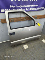 1988-2000 Chevrolet Silverado Suburban GMC Sierra RH Front Passenger Door
