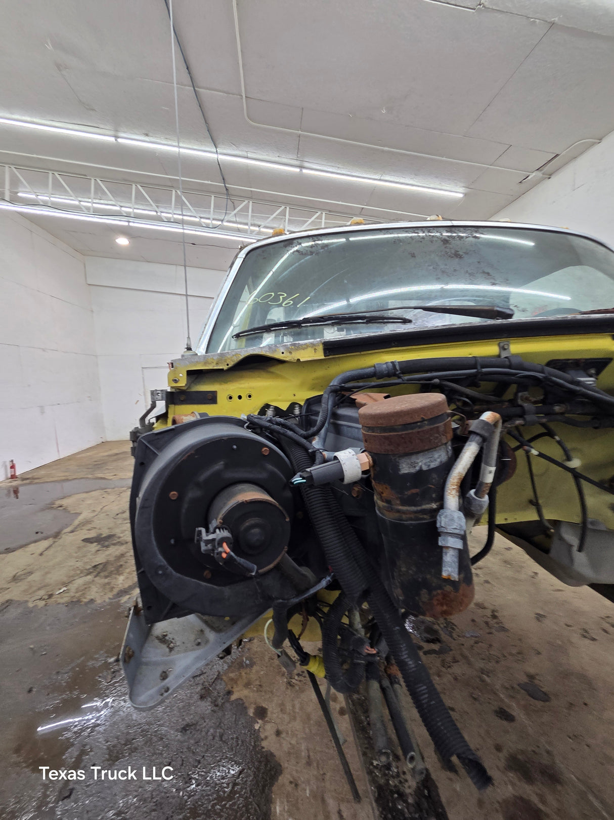 1980-1997 Ford OBS F600 F700 F800 Regular Cab