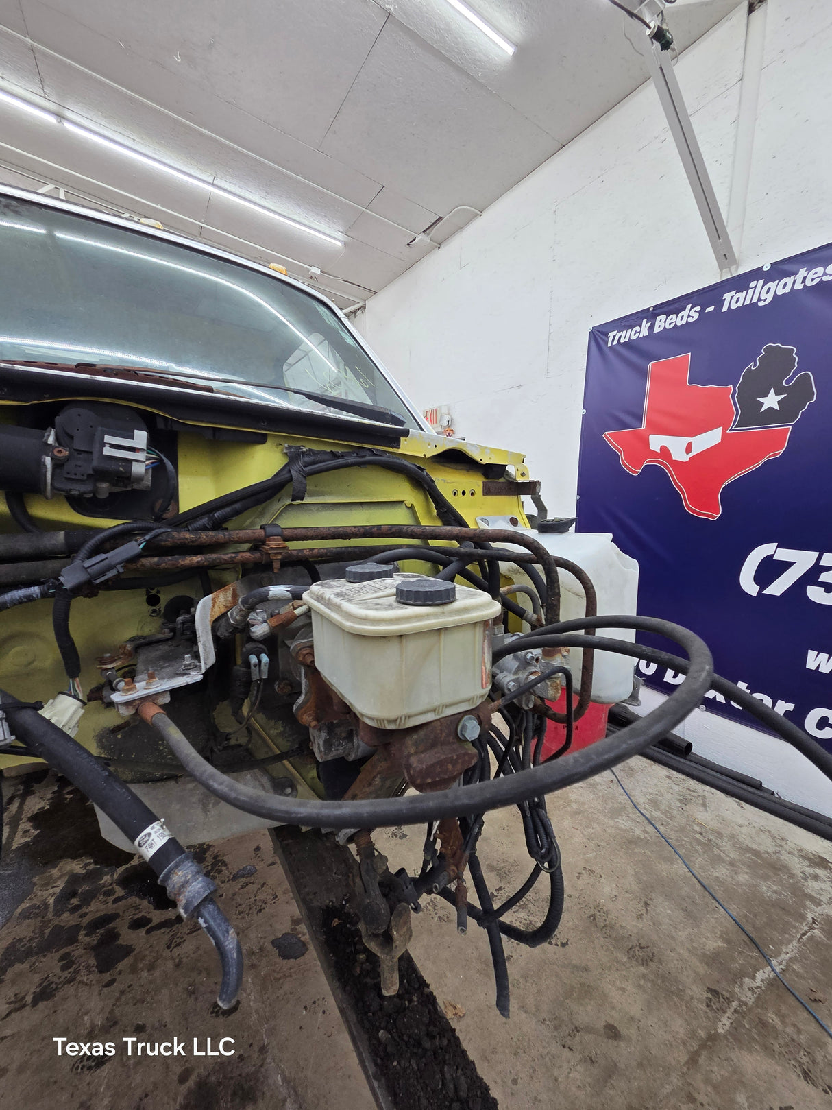 1980-1997 Ford OBS F600 F700 F800 Regular Cab