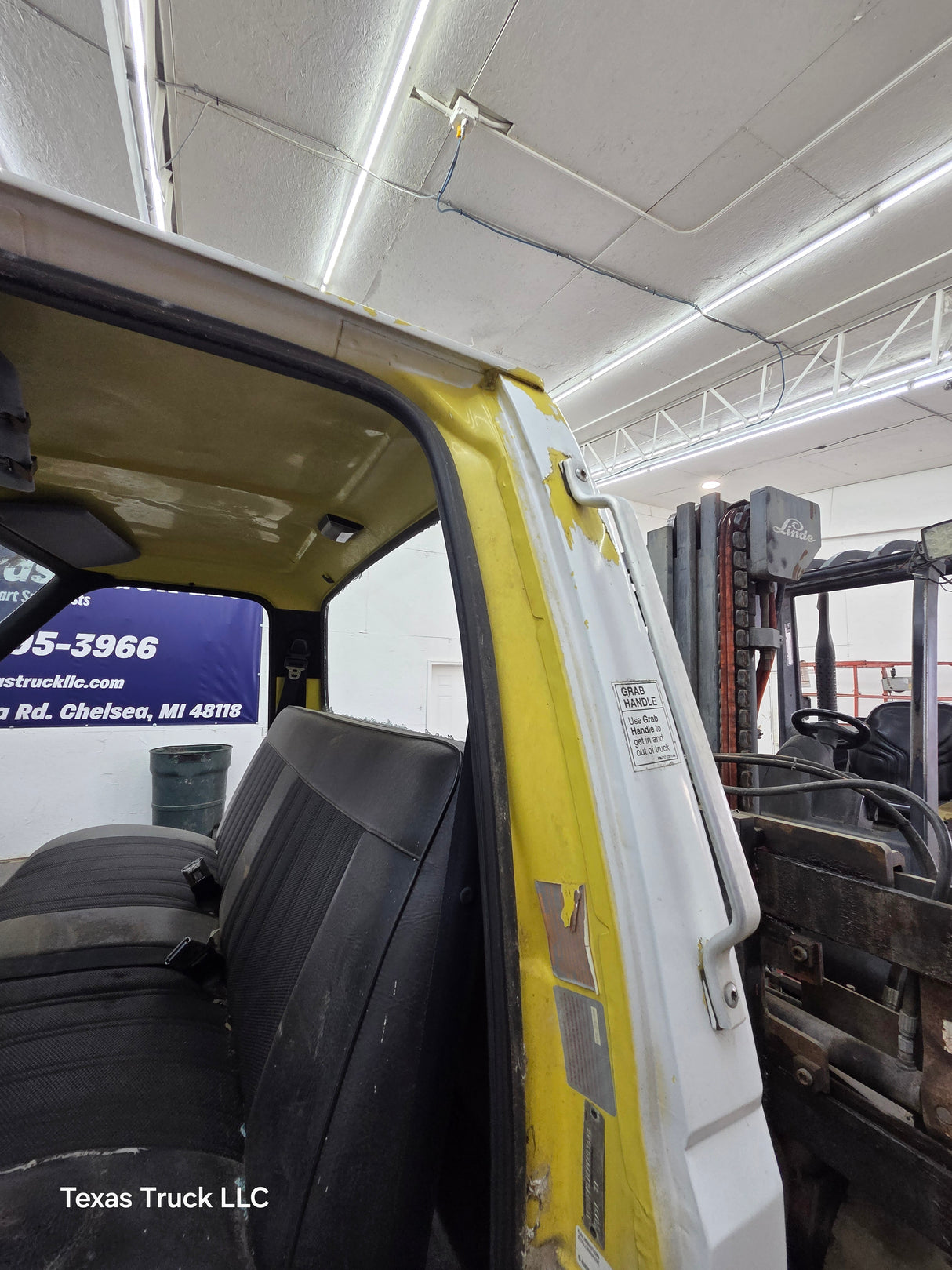 1980-1997 Ford OBS F600 F700 F800 Regular Cab