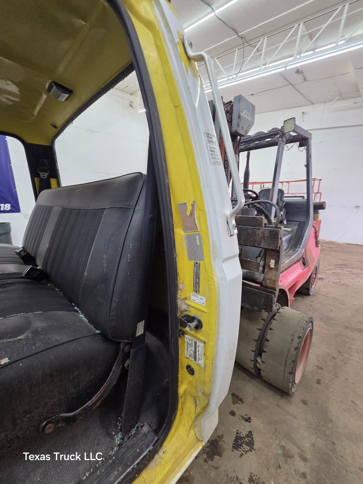 1980-1997 Ford OBS F600 F700 F800 Regular Cab