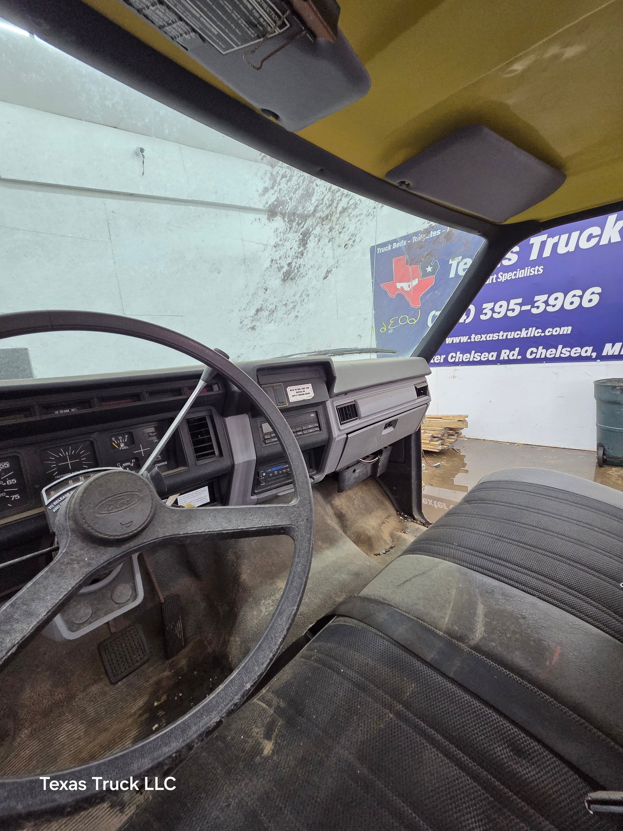 1980-1997 Ford OBS F600 F700 F800 Regular Cab
