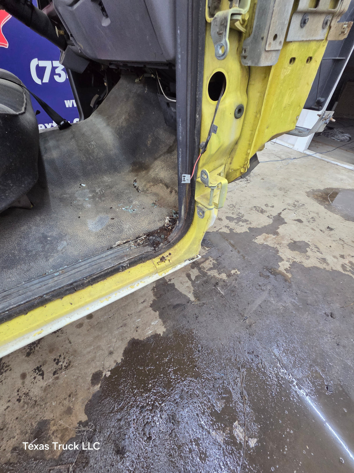 1980-1997 Ford OBS F600 F700 F800 Regular Cab