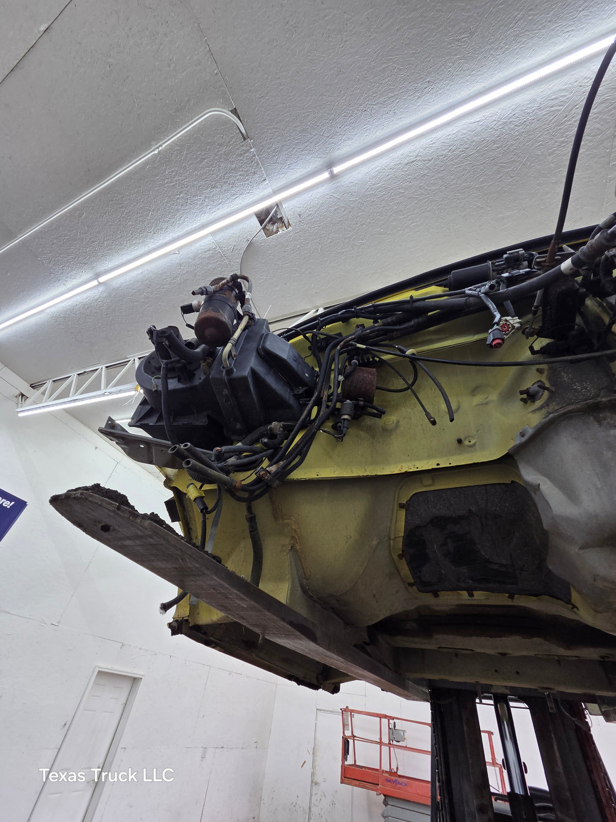 1980-1997 Ford OBS F600 F700 F800 Regular Cab