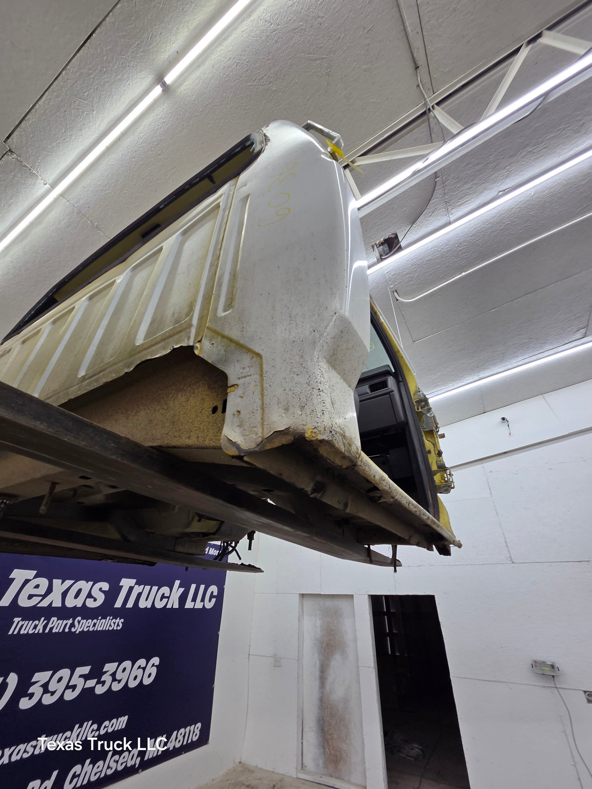 1980-1997 Ford OBS F600 F700 F800 Regular Cab