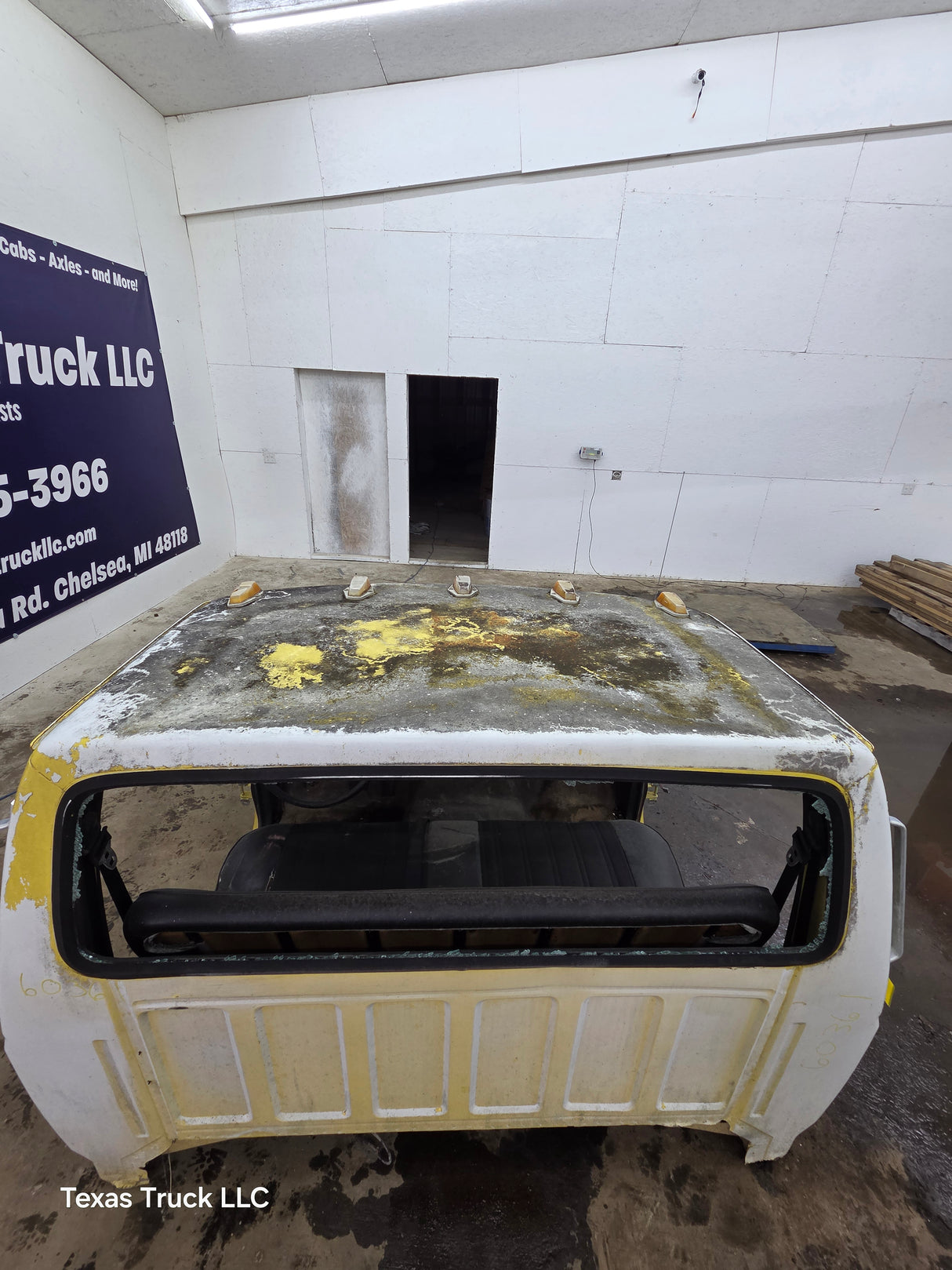 1980-1997 Ford OBS F600 F700 F800 Regular Cab