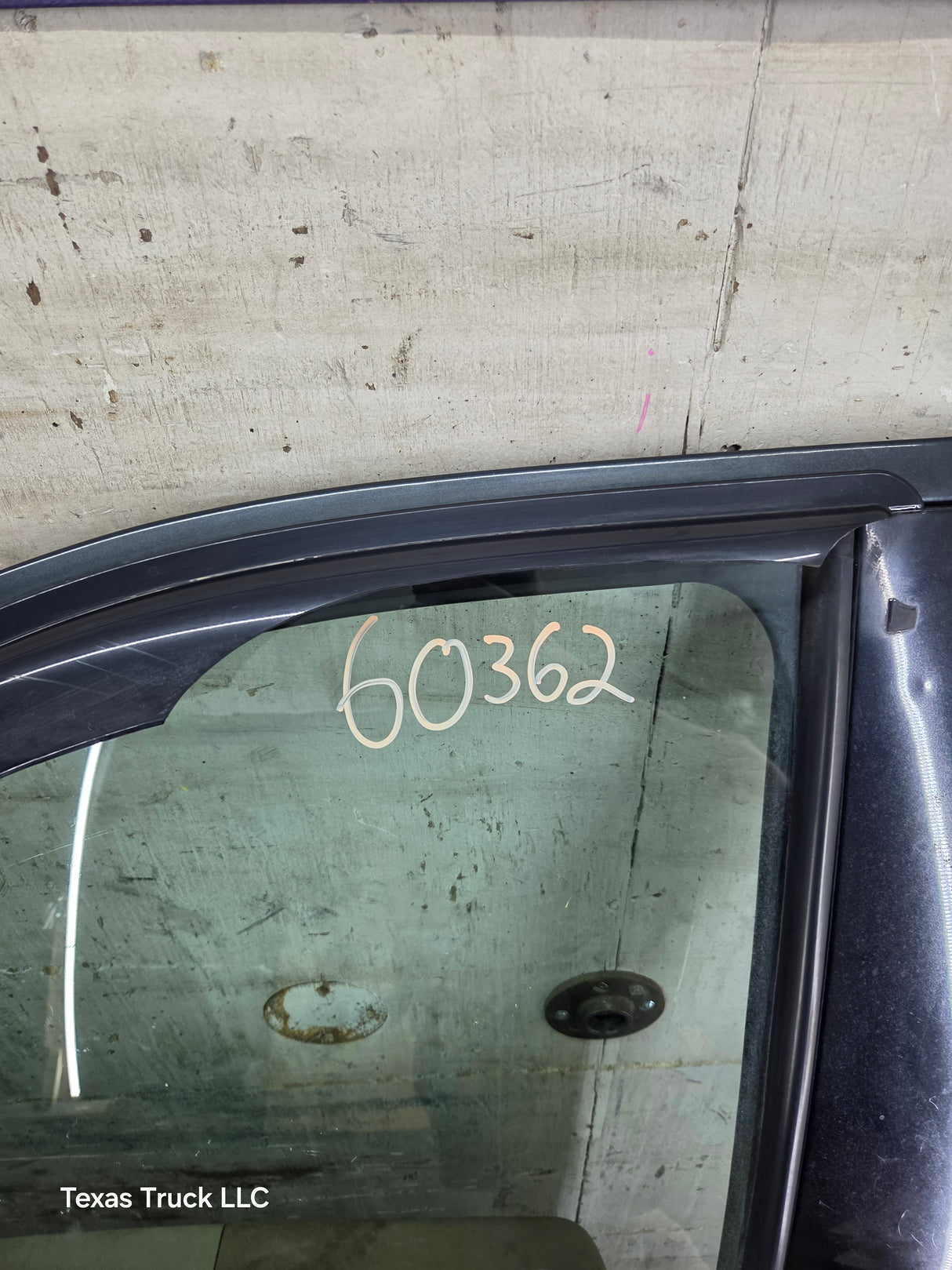 2004-2008 Ford F150 Crew Cab Driver Side Front Door LH