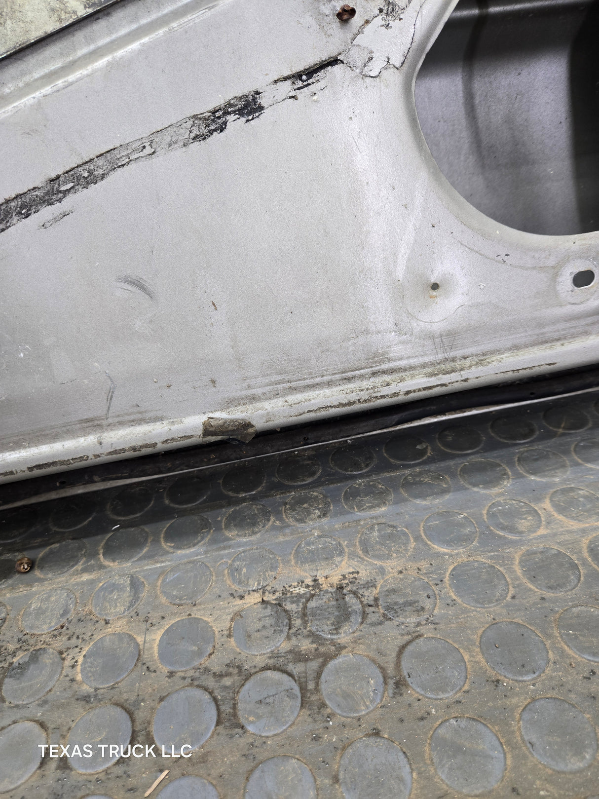 1988-2000 Chevrolet Silverado Suburban GMC Sierra LH Front Driver Side Door