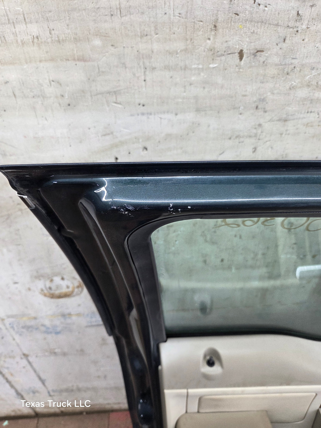 2004-2008 Ford F150 Crew Cab Driver Side Front Door LH