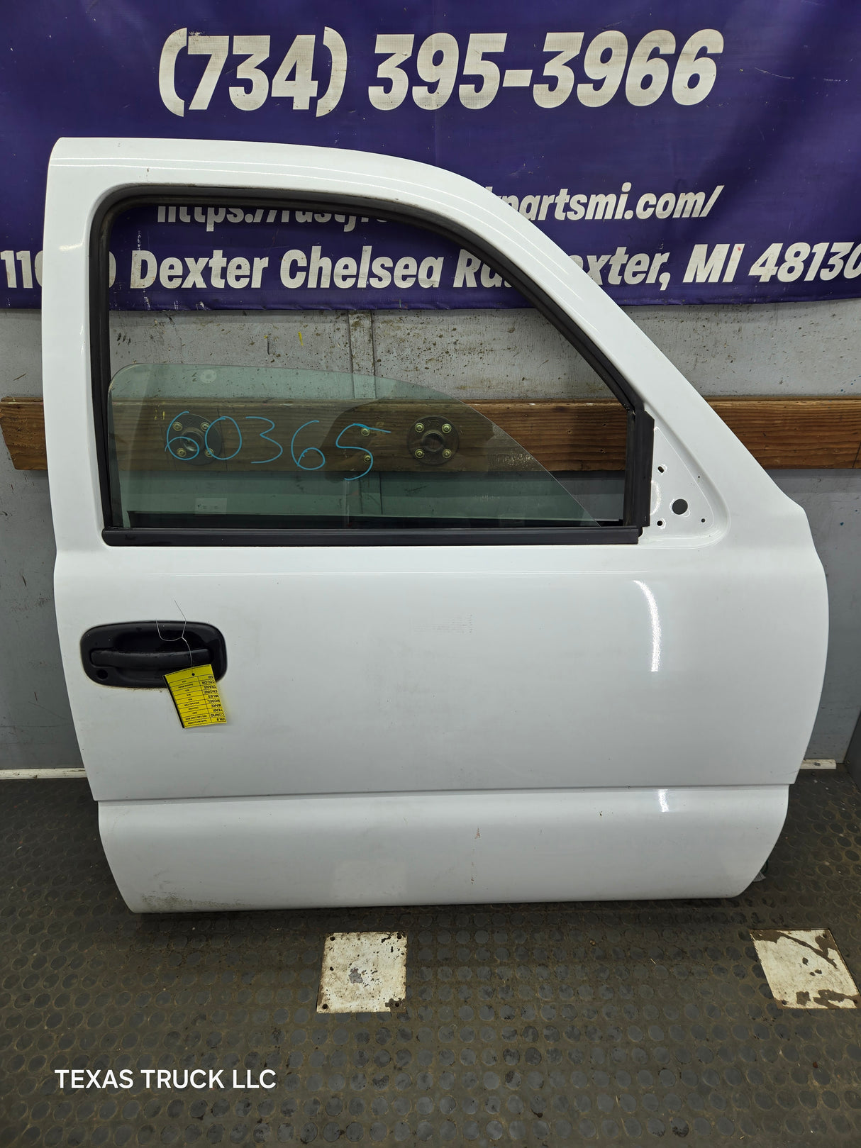 1999-2006 Chevrolet Silverado / GMC Sierra 1500 2500 3500 HD Front Passenger side Door RH