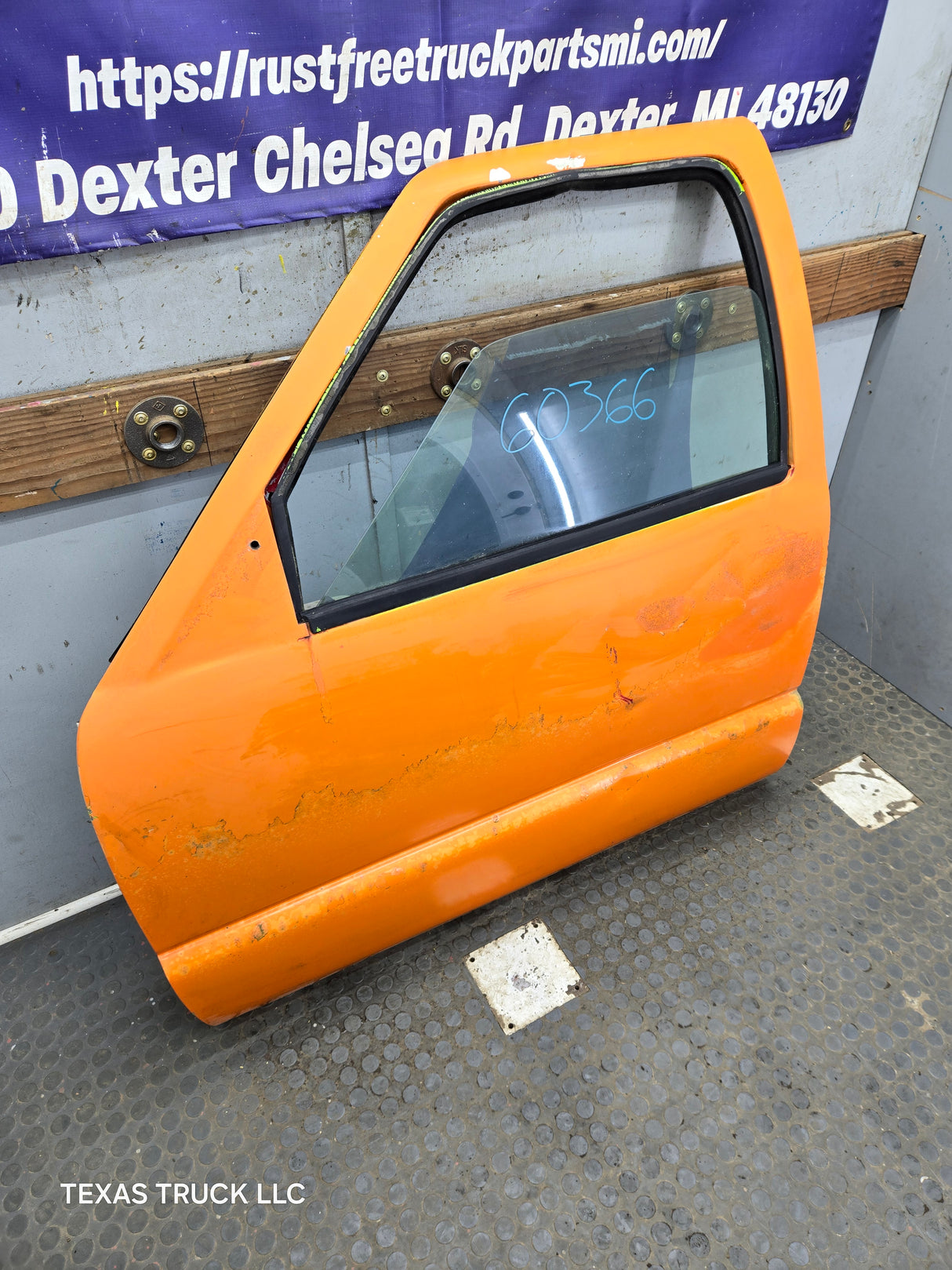 1994-2004 Chevrolet S10 /  GMC Sonoma LH Passenger Side Front Door