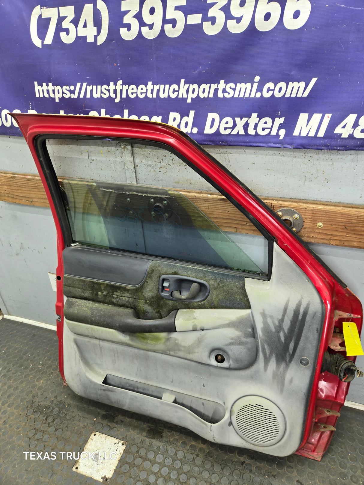 1994-2004 Chevrolet S10 /  GMC Sonoma LH Passenger Side Front Door