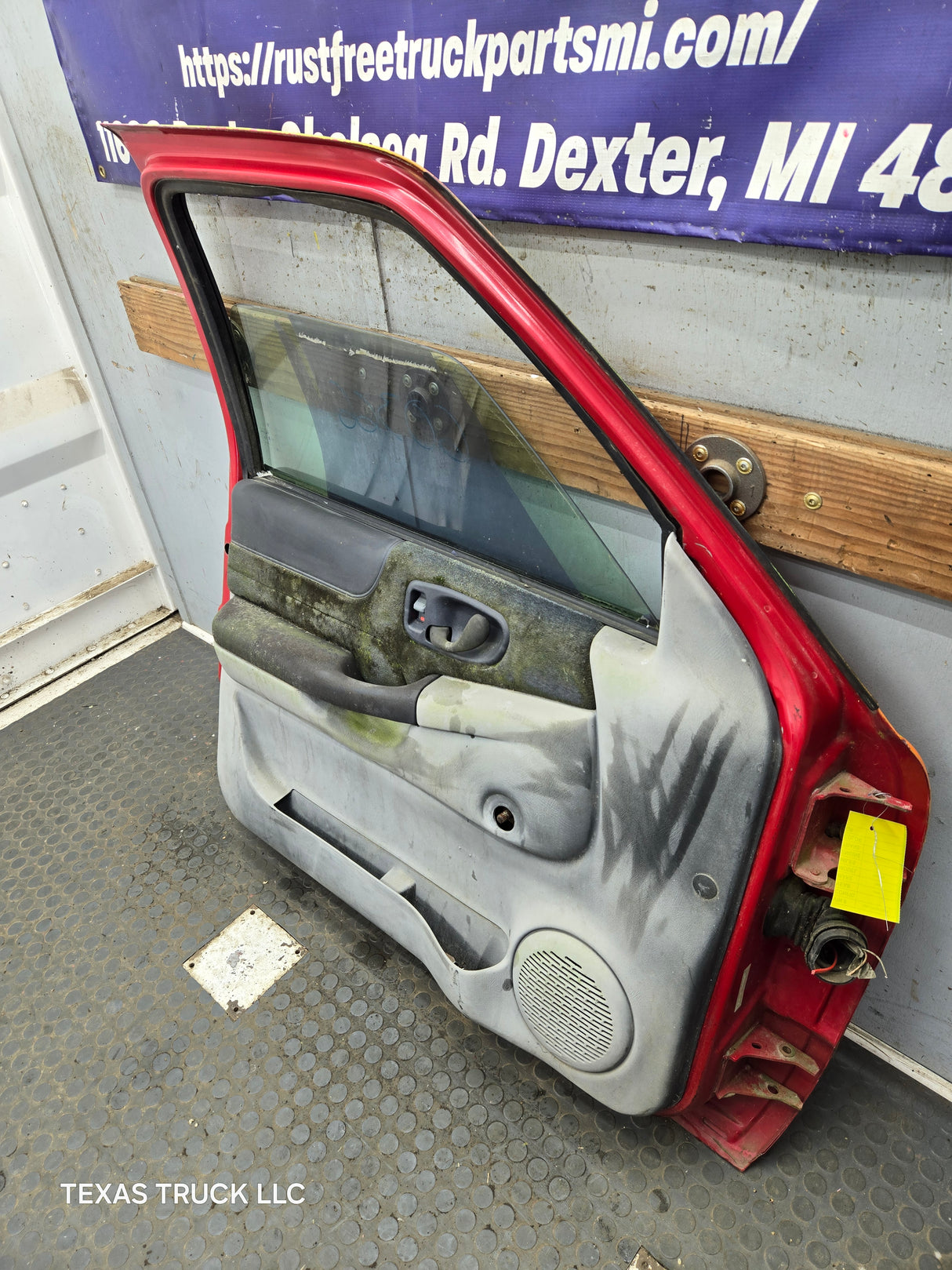 1994-2004 Chevrolet S10 /  GMC Sonoma LH Passenger Side Front Door