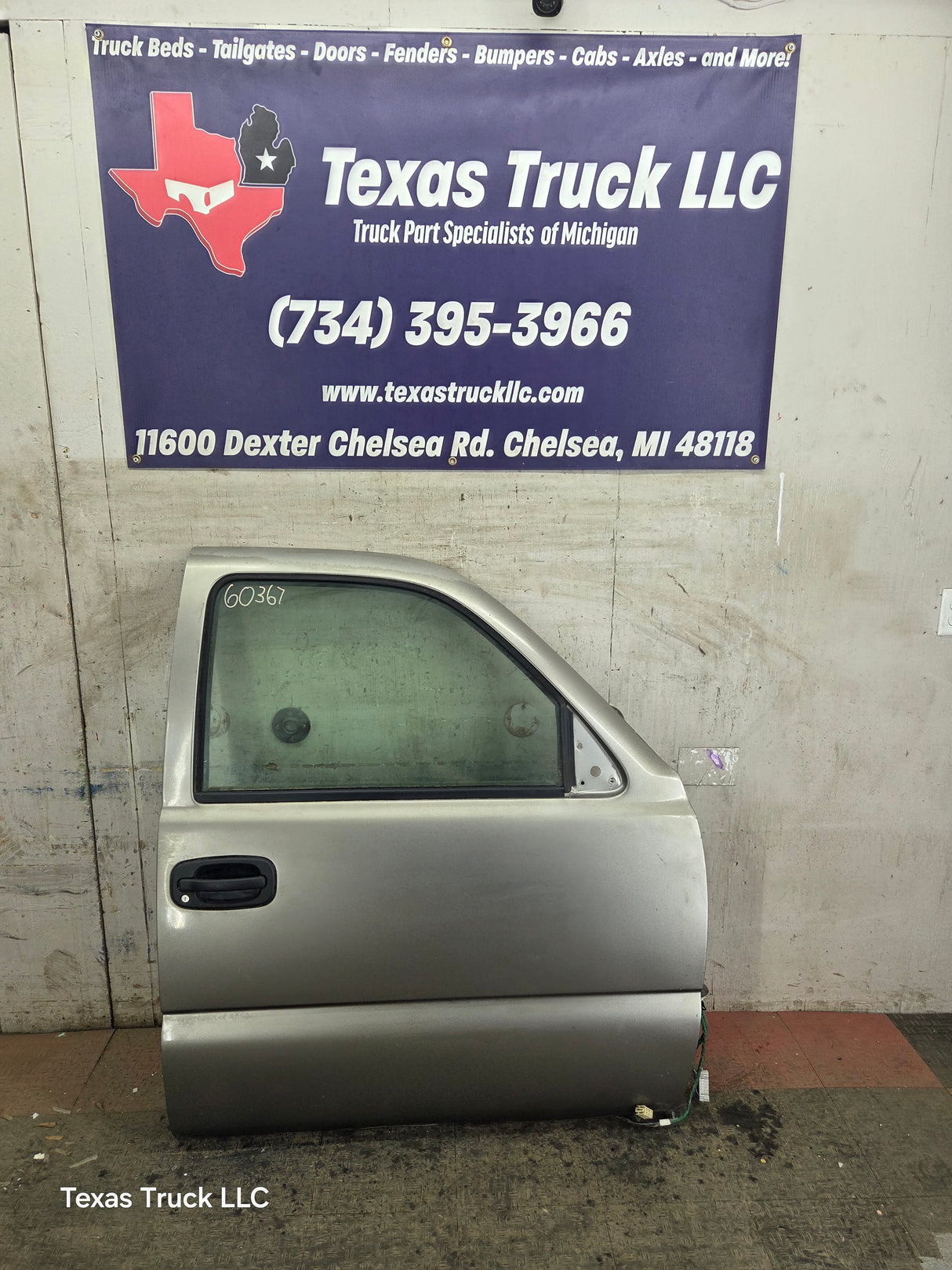 1999-2006 Chevrolet Silverado / GMC Sierra 1500 2500 3500 HD Front Passenger side Door RH