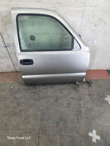 1999-2006 Chevrolet Silverado / GMC Sierra 1500 2500 3500 HD Front Passenger side Door RH