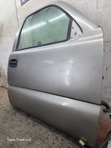 1999-2006 Chevrolet Silverado / GMC Sierra 1500 2500 3500 HD Front Passenger side Door RH