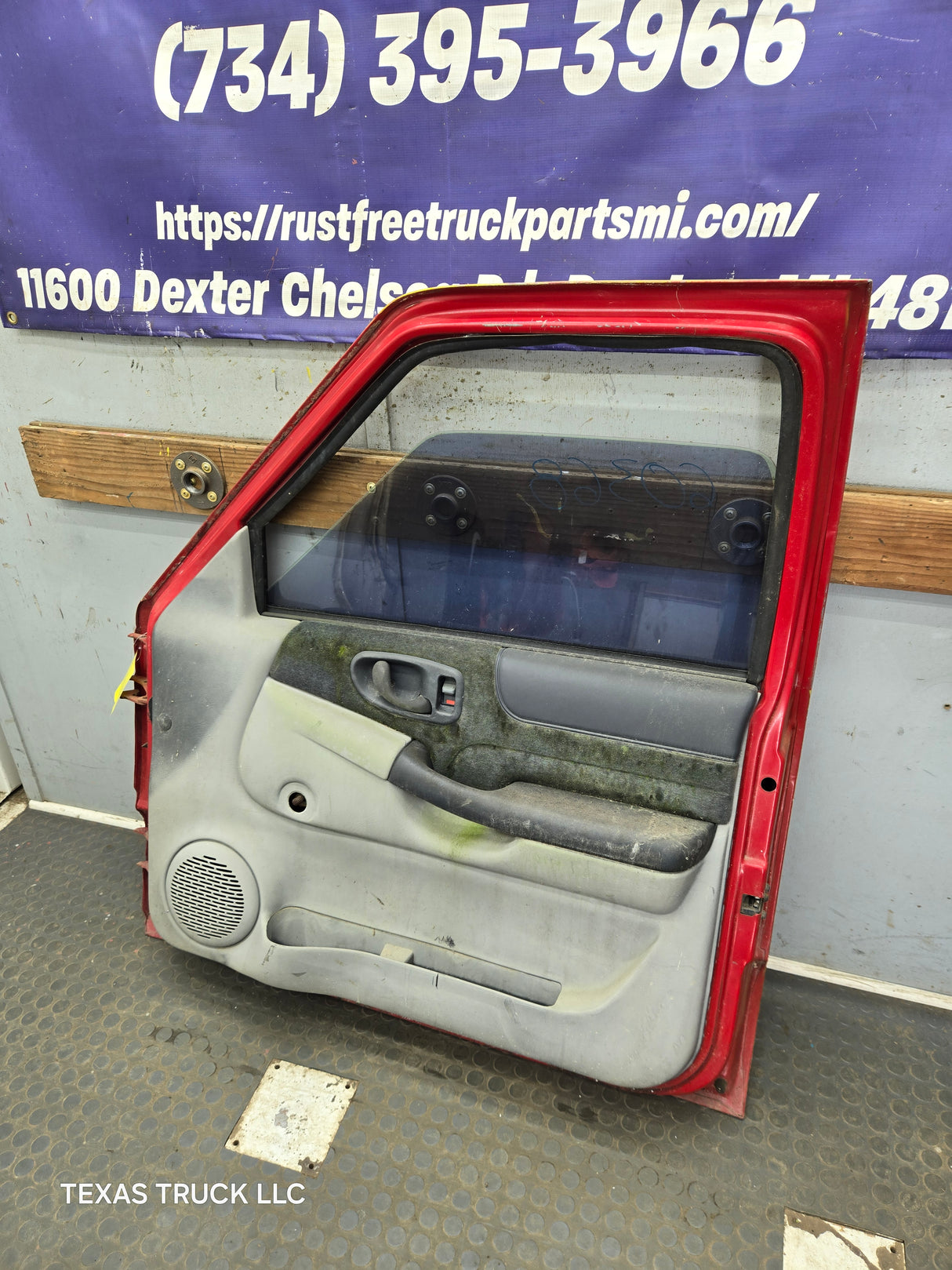 1994-2004 Chevrolet S10 /  GMC Sonoma RH Passenger Side Front Door