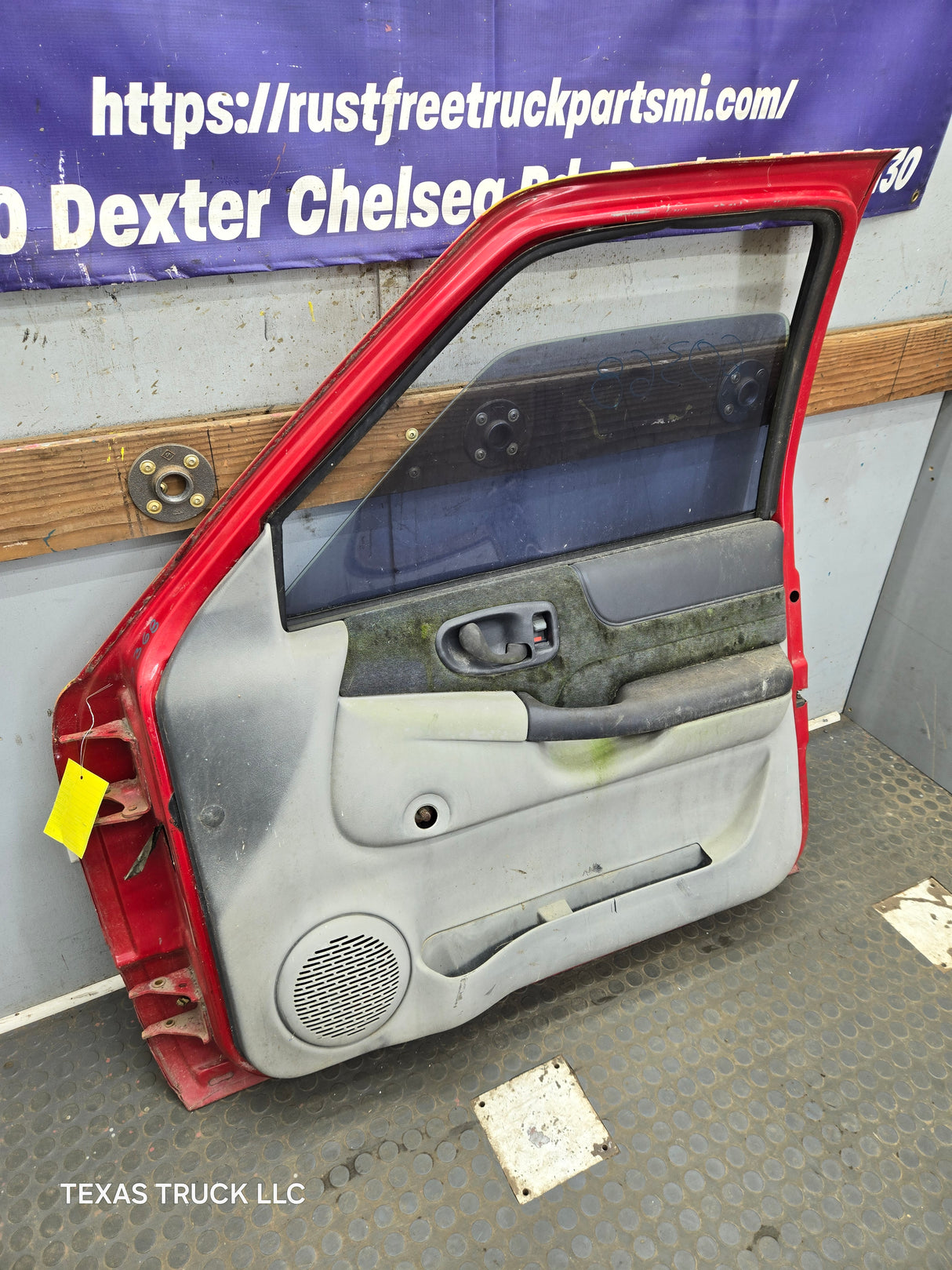 1994-2004 Chevrolet S10 /  GMC Sonoma RH Passenger Side Front Door