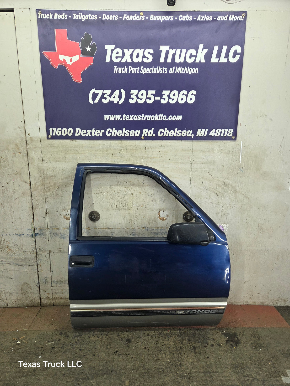 1988-2000 Chevrolet Silverado Suburban GMC Sierra RH Front Passenger Door