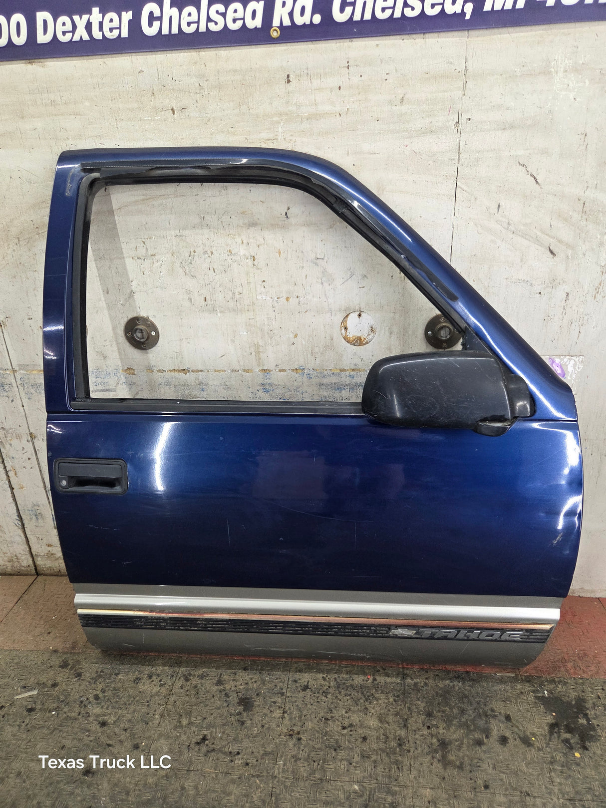 1988-2000 Chevrolet Silverado Suburban GMC Sierra RH Front Passenger Door
