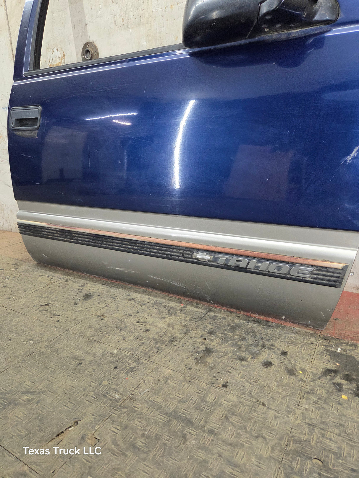 1988-2000 Chevrolet Silverado Suburban GMC Sierra RH Front Passenger Door