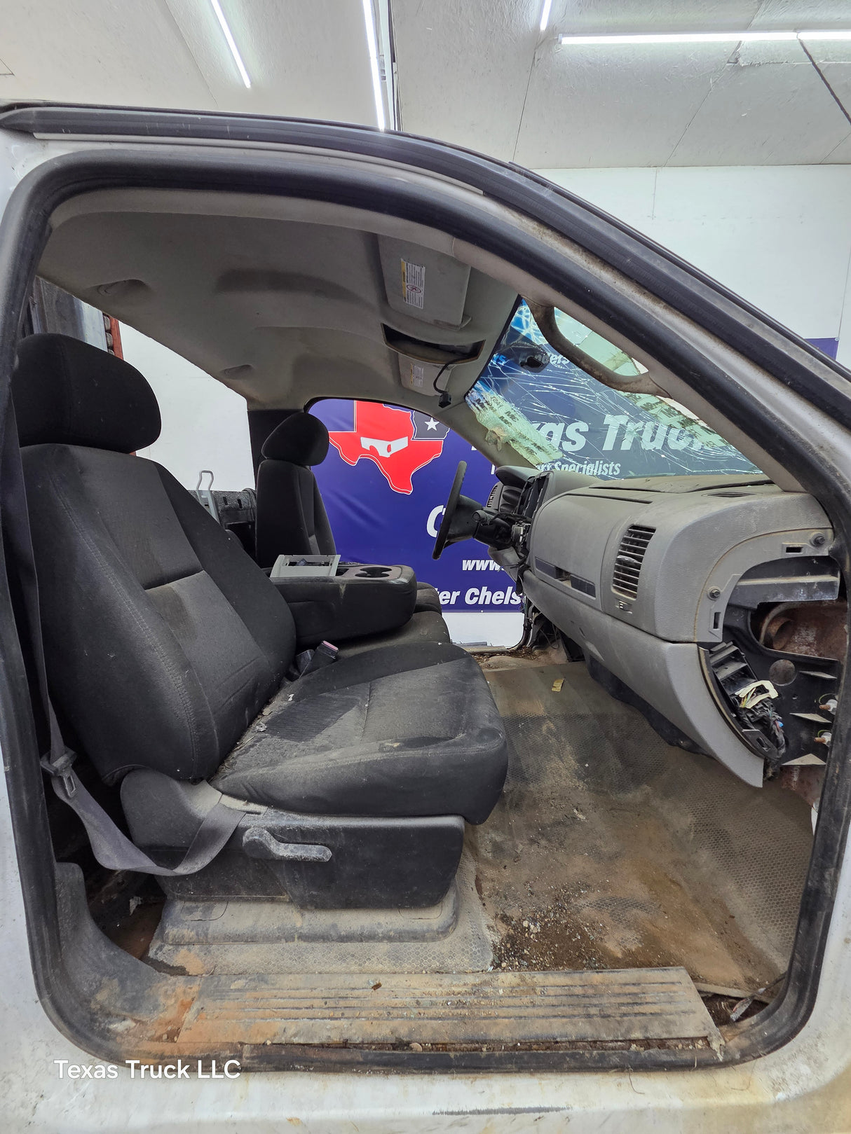 2007-2013 Chevrolet Silverado / GMC Sierra 1500 2500 3500 HD Regular Cab
