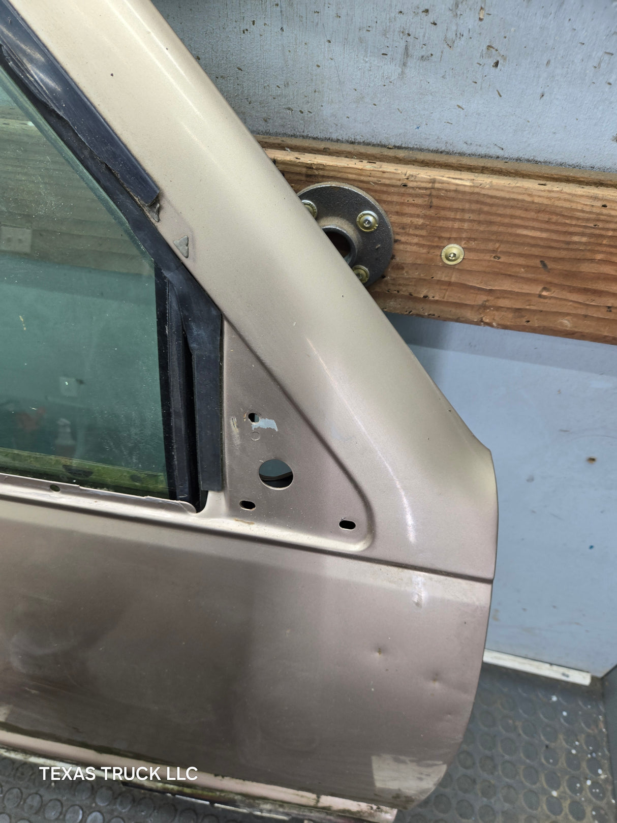 1988-2000 Chevrolet Silverado Suburban GMC Sierra RH Front Passenger Door